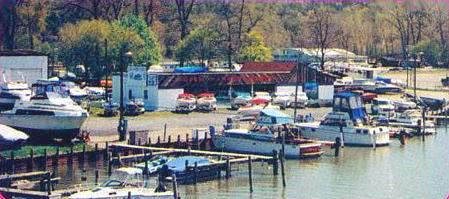 docks1.jpg (28207 bytes)